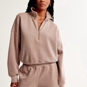 Abercrombie & Fitch Sunday Half-Zip Sweatshirt